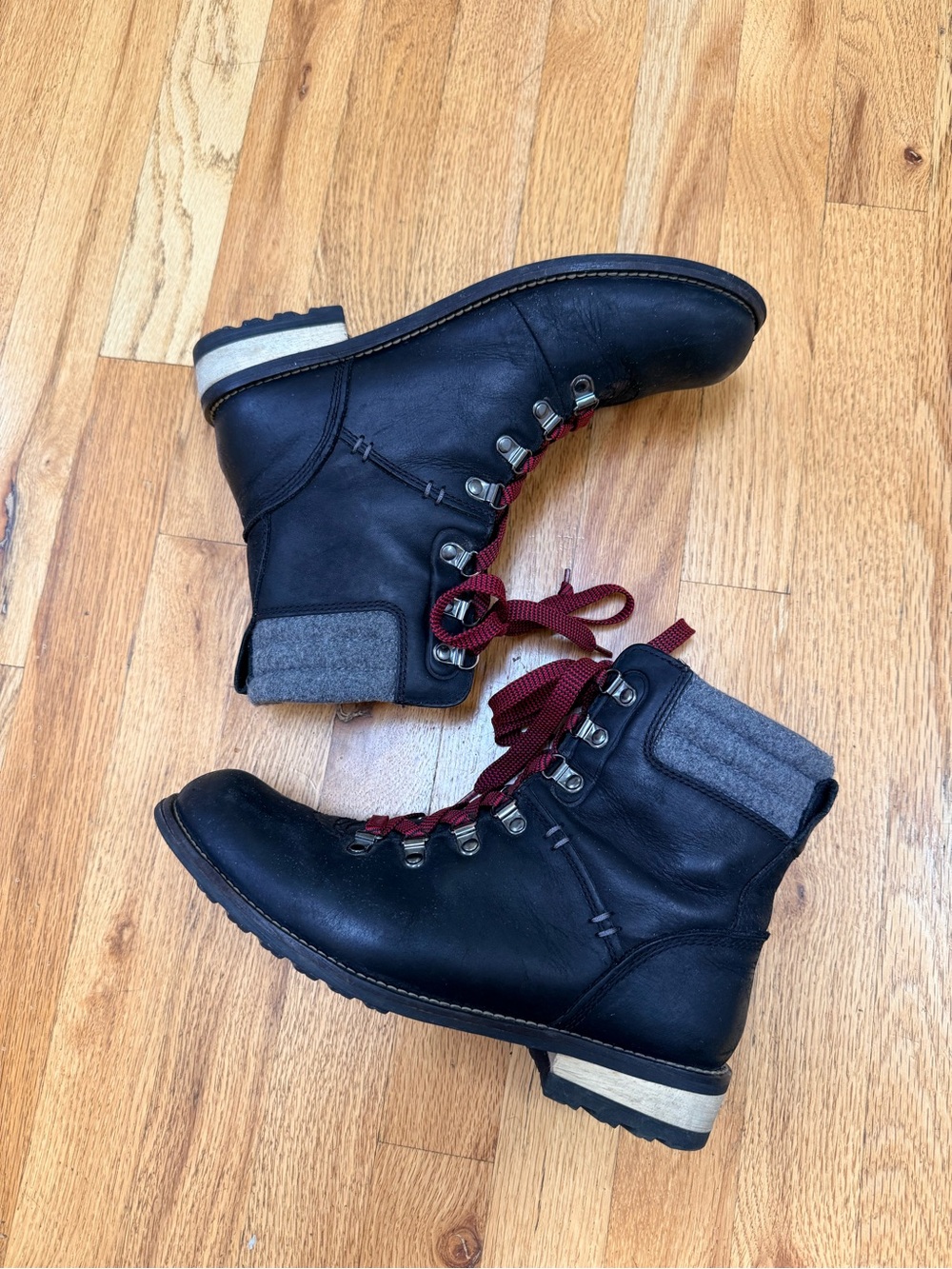 Kodiak Black with Red Laces, Waterproof & Sturdy Boot for Adventures & Fashion - Picture 4 of 9